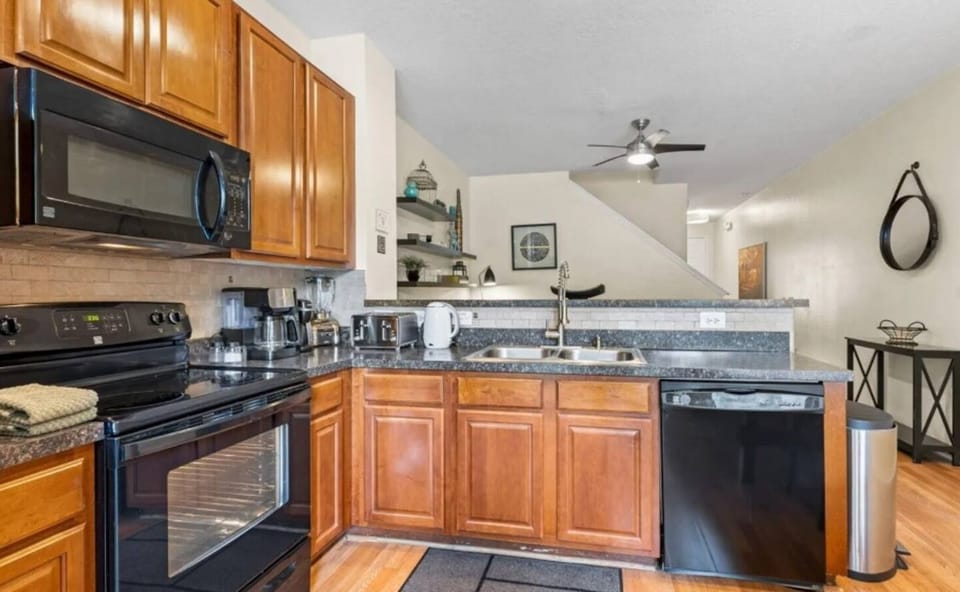 Full Kitchen