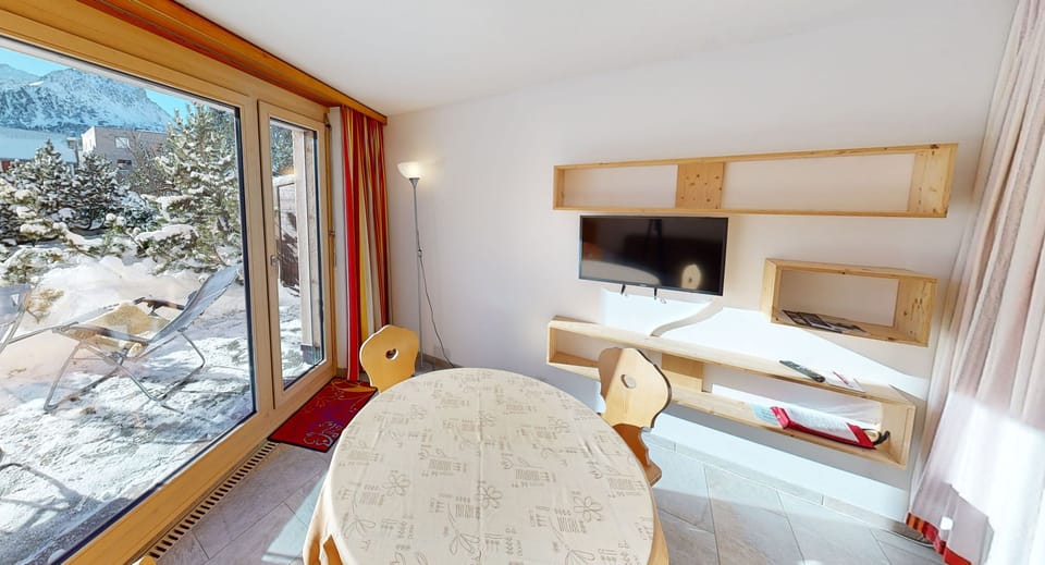 Poestli 1.5 Zimmer | Individually decorated, individually furnished, free WiFi, bed sheets