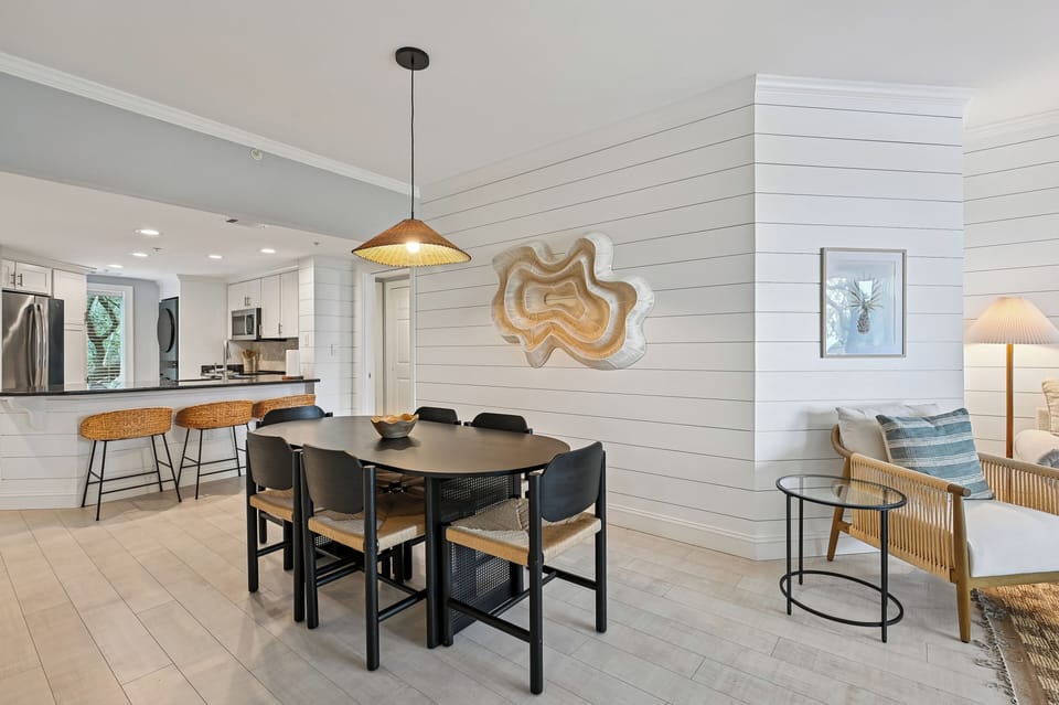 11-Dining Area