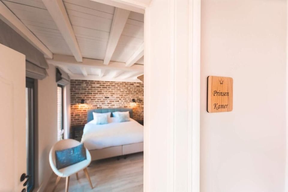 Superior Double Room, Patio, Courtyard View | Desk, soundproofing, free WiFi