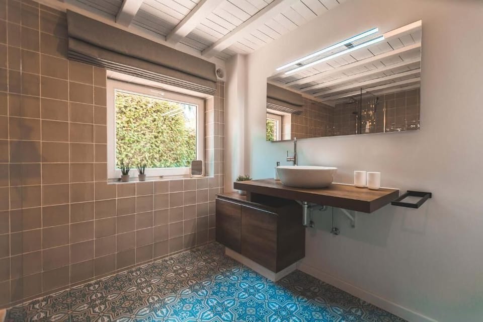 Superior Double Room, Patio, Courtyard View | Bathroom | Shower, hair dryer, bathrobes, towels