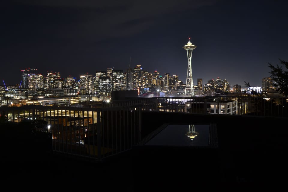 Enjoy tranquil evenings with spectacular night views of the Space Needle