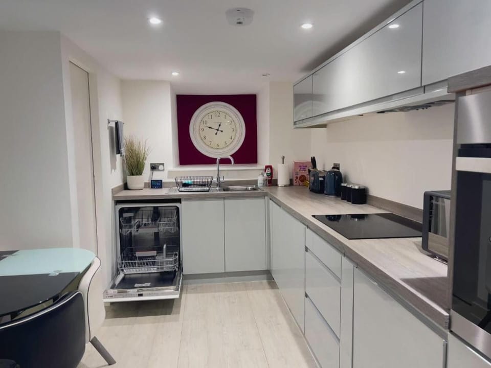Apartment | Private kitchen | Fridge, microwave, oven, stovetop