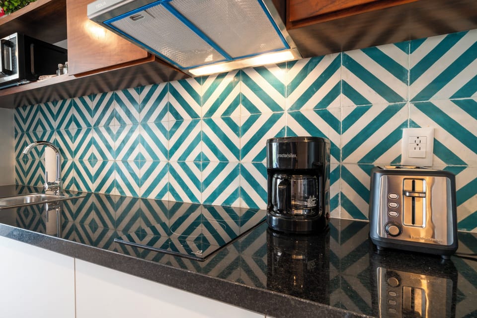 Comfort Condo, City View | Private kitchen | Toaster