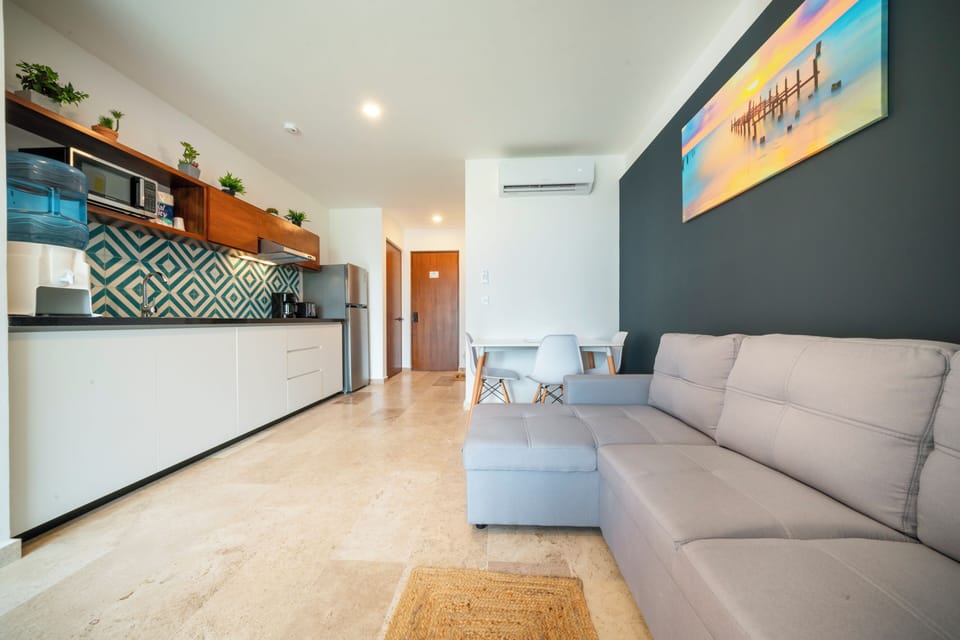 Comfort Condo, City View | Private kitchen | Toaster