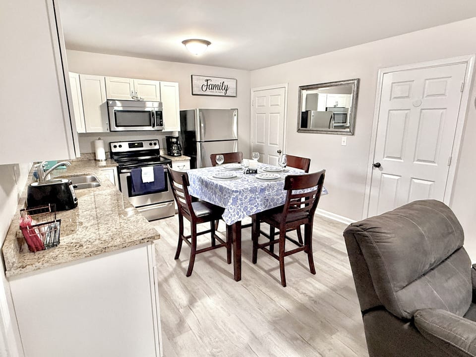 Dining table . Full kitchen 