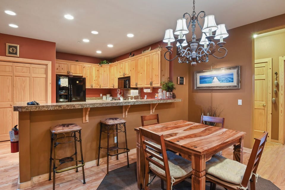 Additional counter seating