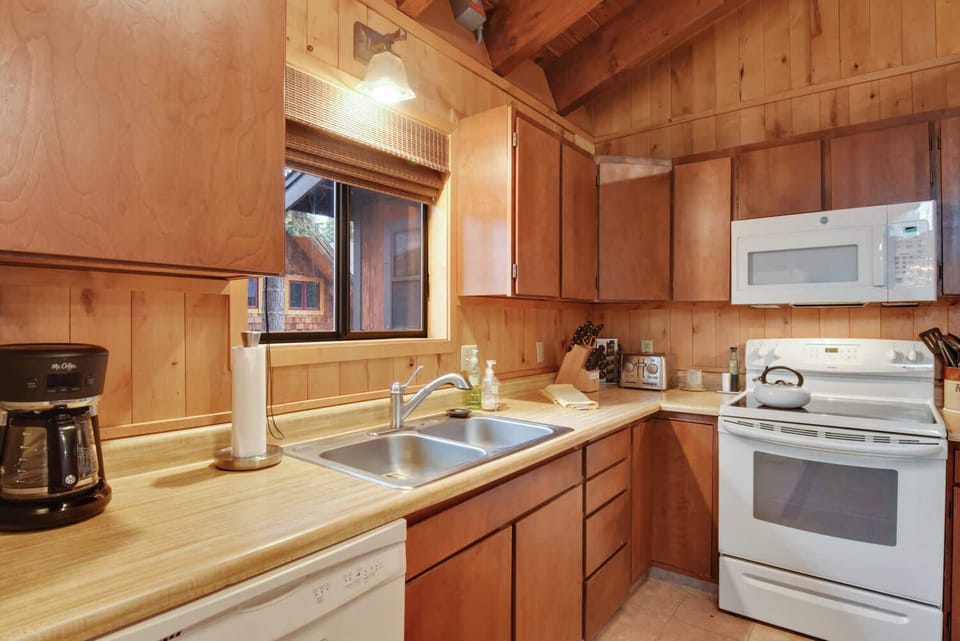 Fully equipped kitchen