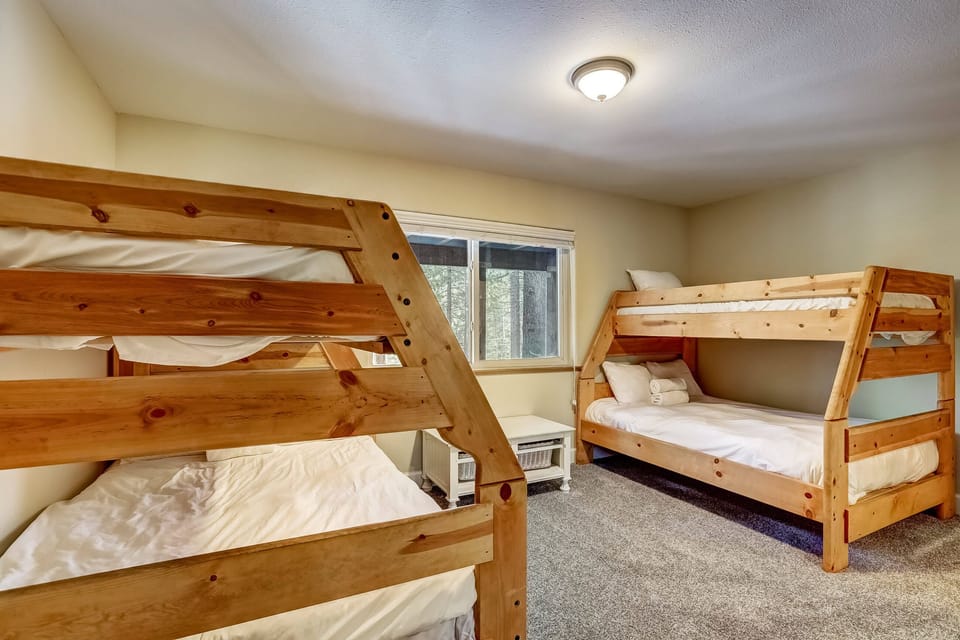 4th bedroom: 2 sets of Twin over Full bunkbeds