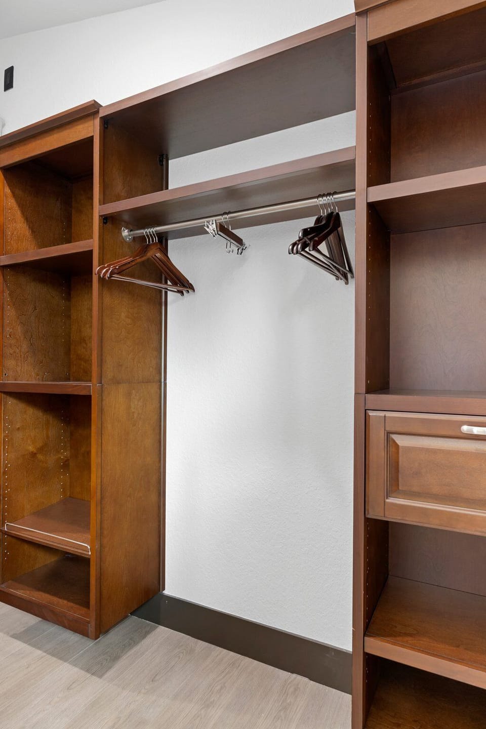 Walk in closet Master bedroom