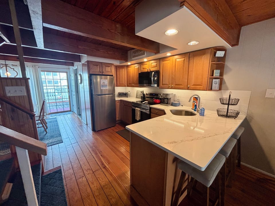 Fully stocked kitchen with updated appliances