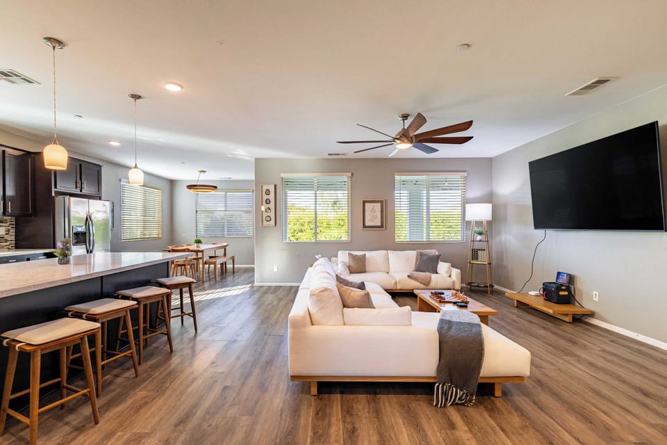 House (5 Bedrooms) | Interior