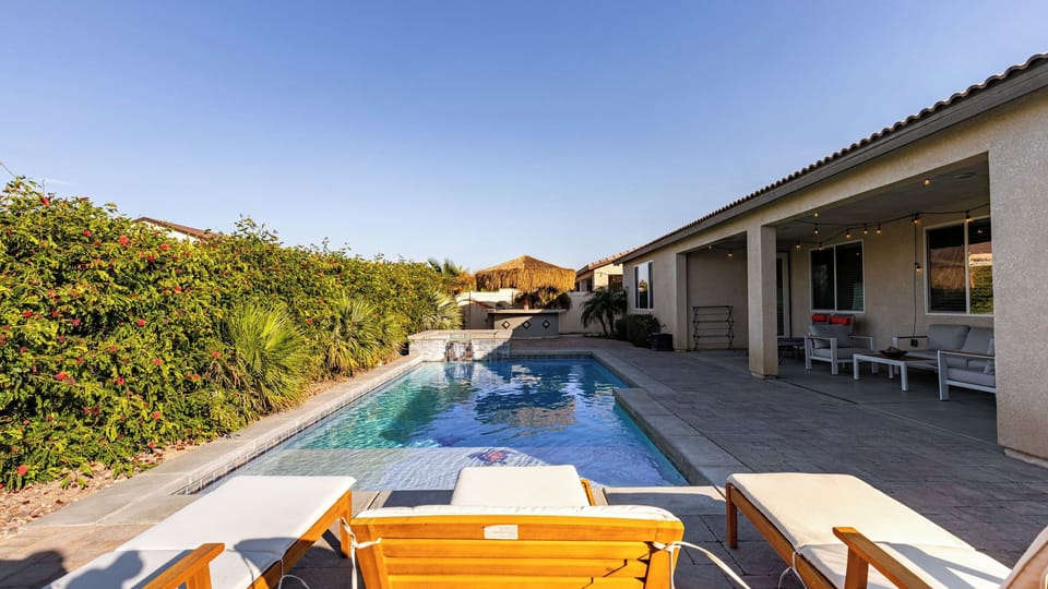 House (5 Bedrooms) | Interior