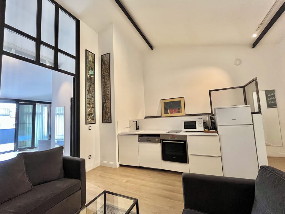Loft Suite with Kitchen and Terrace | Private kitchen | Cookware/dishes/utensils