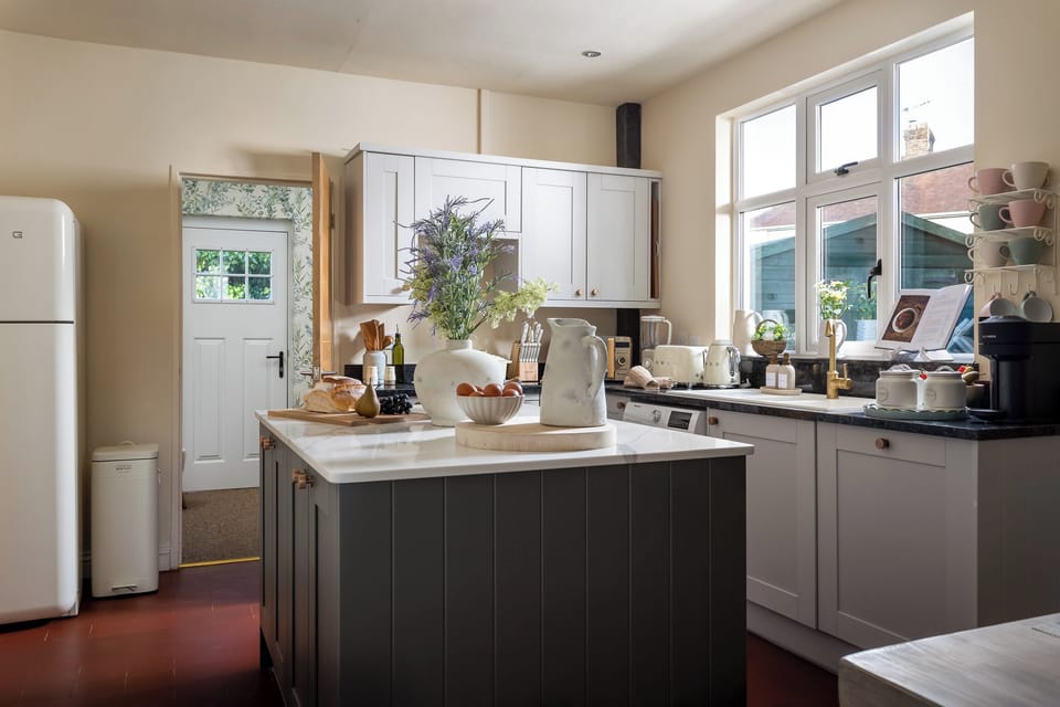 43 - East Cottage - WR12 7AT - Web