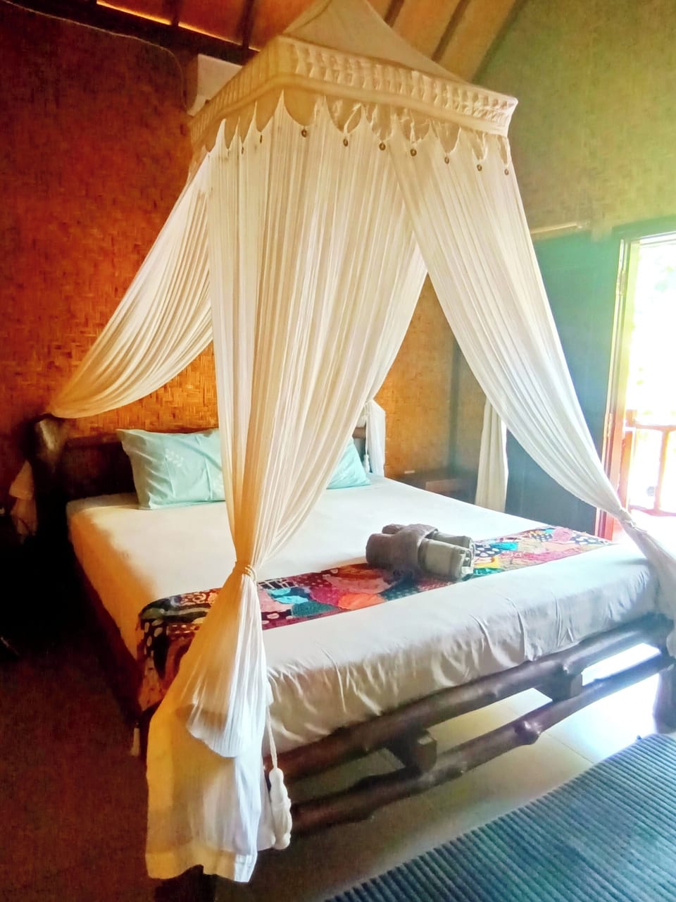 Premium bedding, down comforters, Select Comfort beds, WiFi (free)