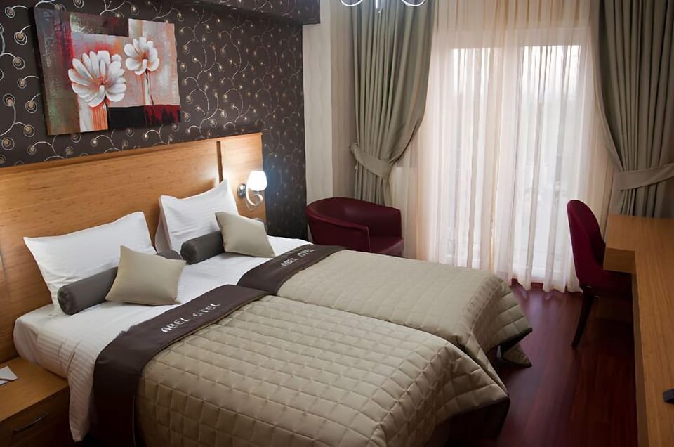 Minibar, in-room safe, soundproofing, free WiFi