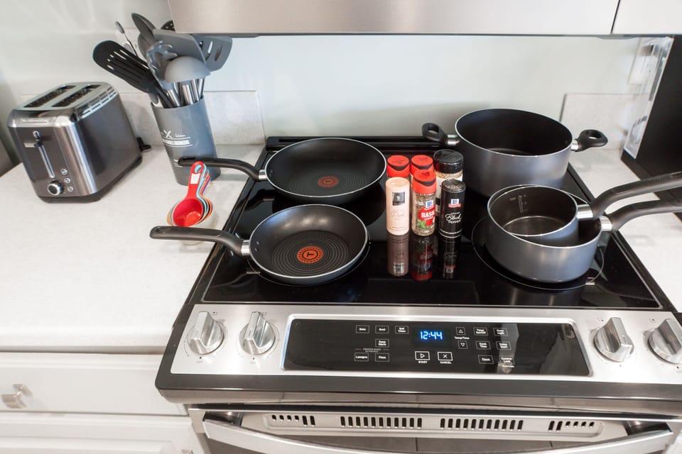 Full kitchen set with everything needed to cook.