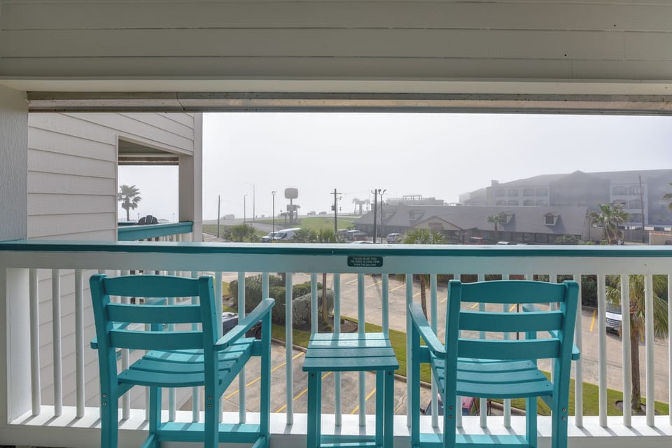 Private Balcony w/ Seating | Beach Views