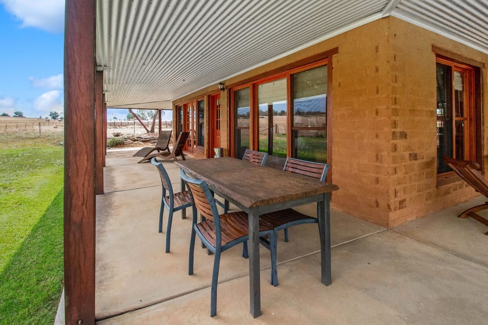 Outdoor Entertaining Area + BBQ