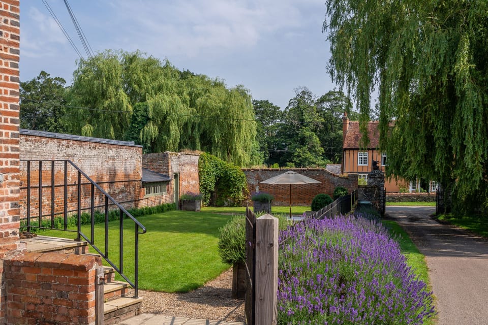 Belchamp Hall Hayloft, Belchamp Water: Enclosed courtyard garden