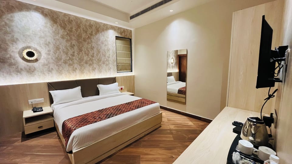 In-room safe, blackout drapes, soundproofing, iron/ironing board