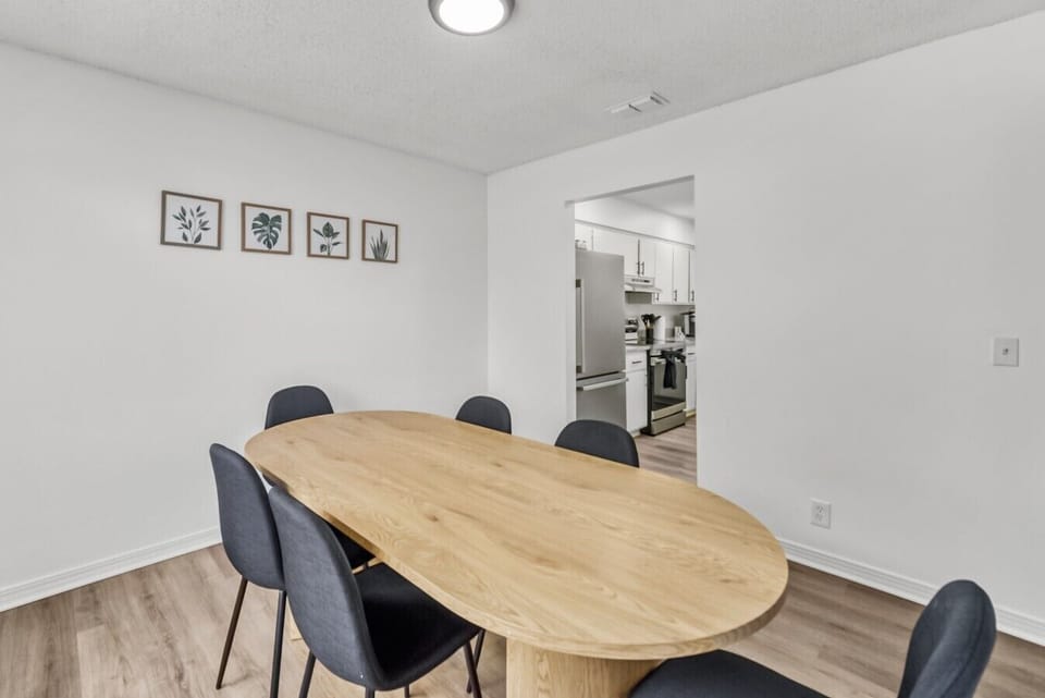 UnitBMagnoliaCirEDiningRoom3