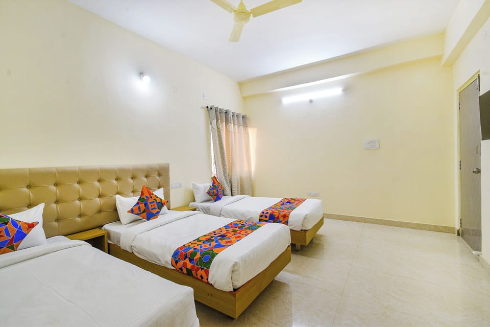 Egyptian cotton sheets, premium bedding, in-room safe, free WiFi