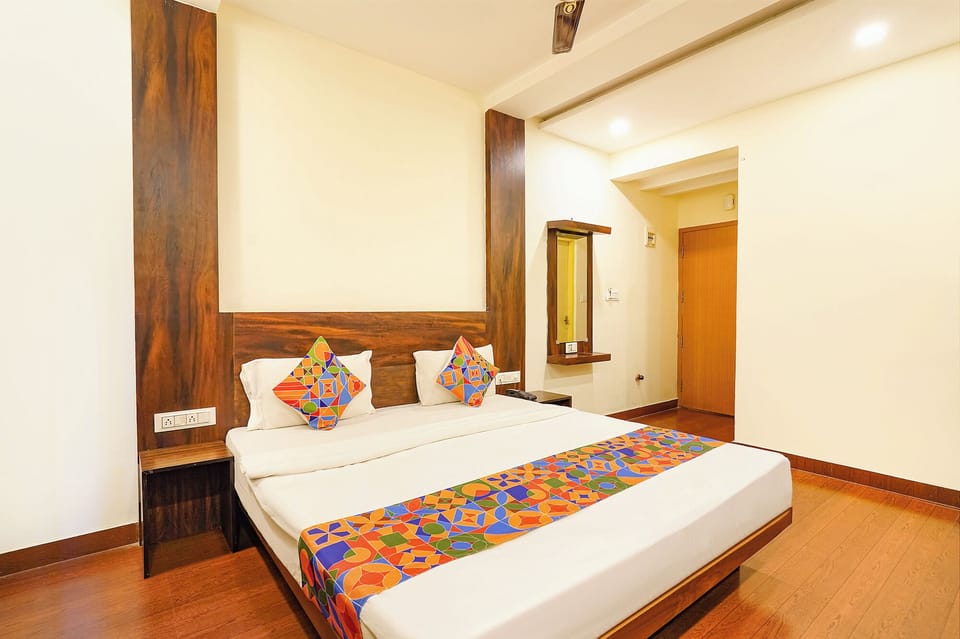 Deluxe Room | Egyptian cotton sheets, premium bedding, in-room safe, free WiFi