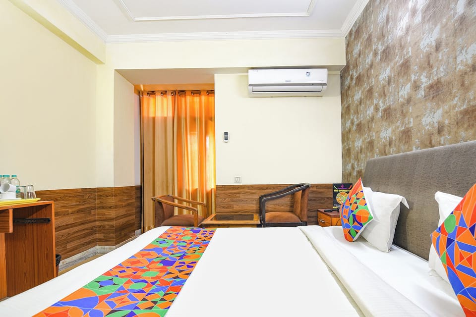 Premium Room | Egyptian cotton sheets, premium bedding, in-room safe, WiFi (free)