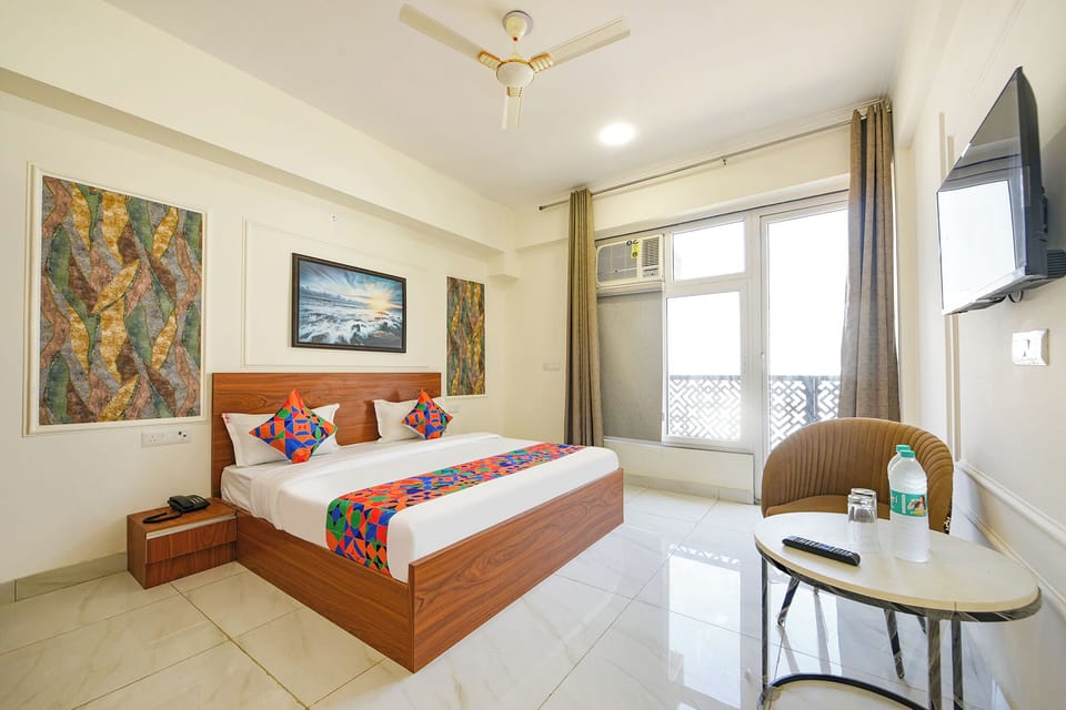 Egyptian cotton sheets, premium bedding, in-room safe, free WiFi