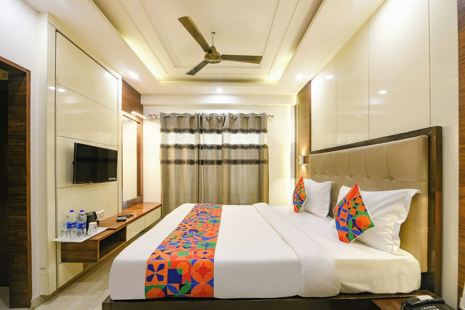 Deluxe Room | Egyptian cotton sheets, premium bedding, in-room safe, free WiFi