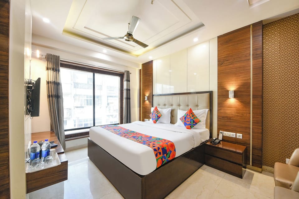 Egyptian cotton sheets, premium bedding, in-room safe, free WiFi