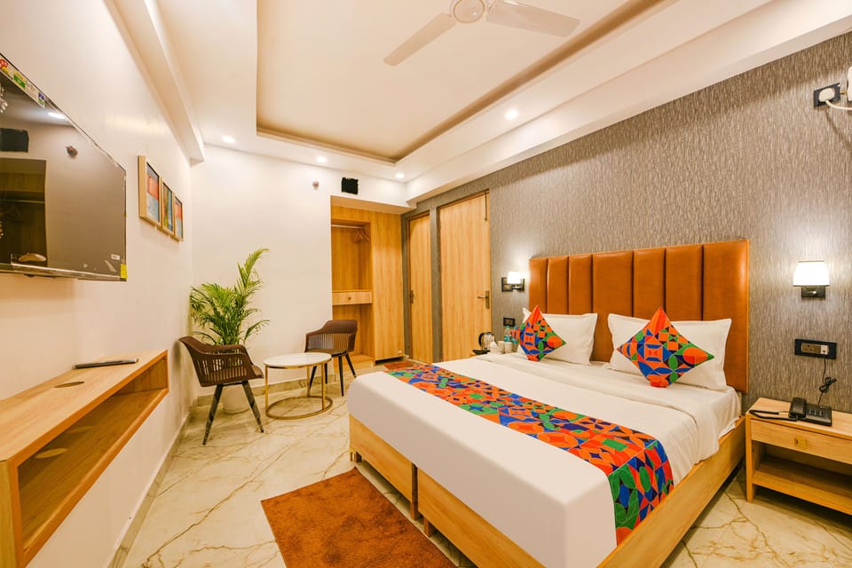 Egyptian cotton sheets, premium bedding, pillowtop beds, in-room safe