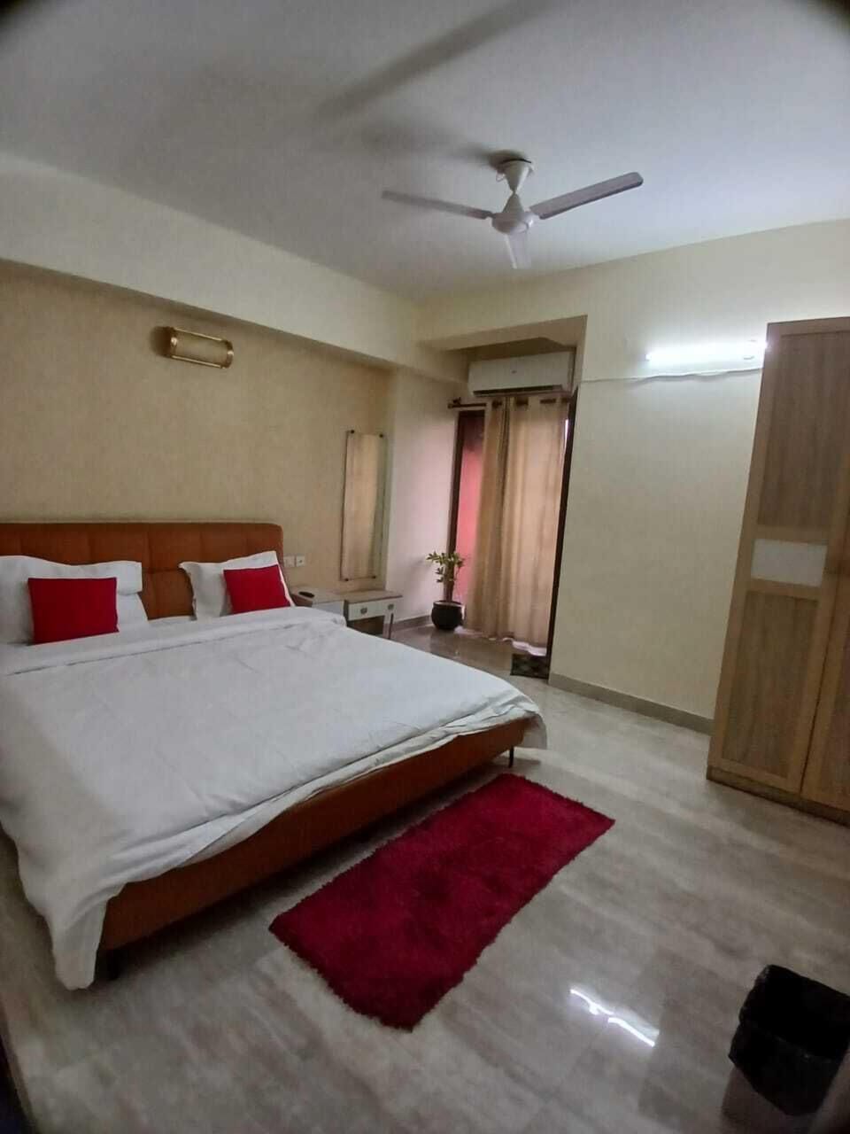 Deluxe Room | Desk, free WiFi
