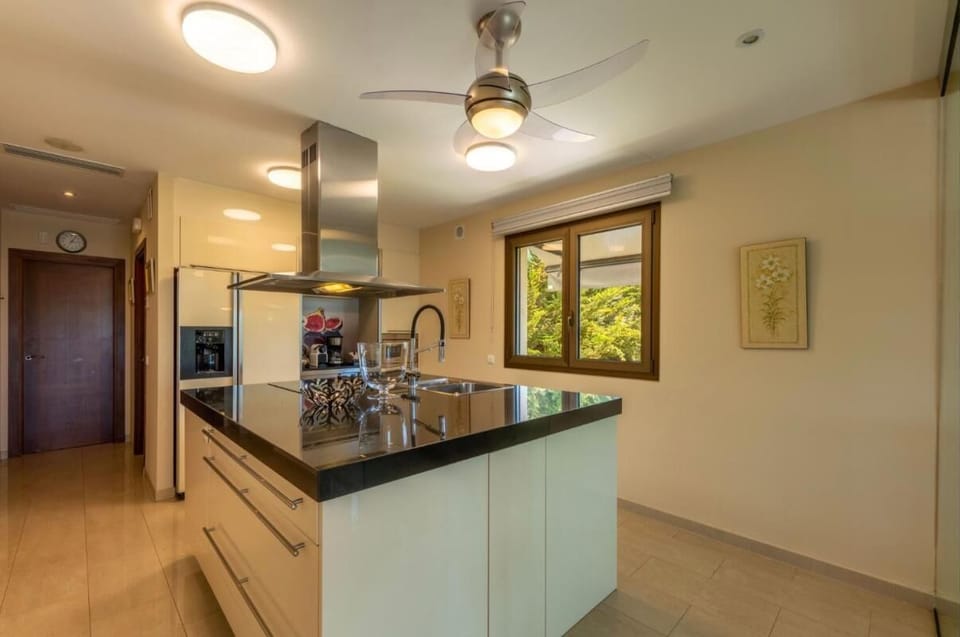 Villa, 4 Bedrooms, Private Pool, Garden View | Private kitchen