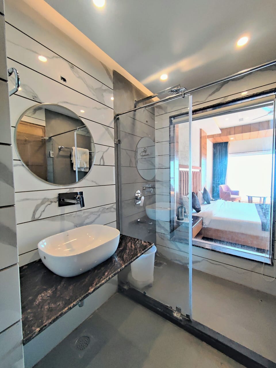 Executive Double Room, Valley View | Bathroom | Free toiletries, towels, soap, shampoo
