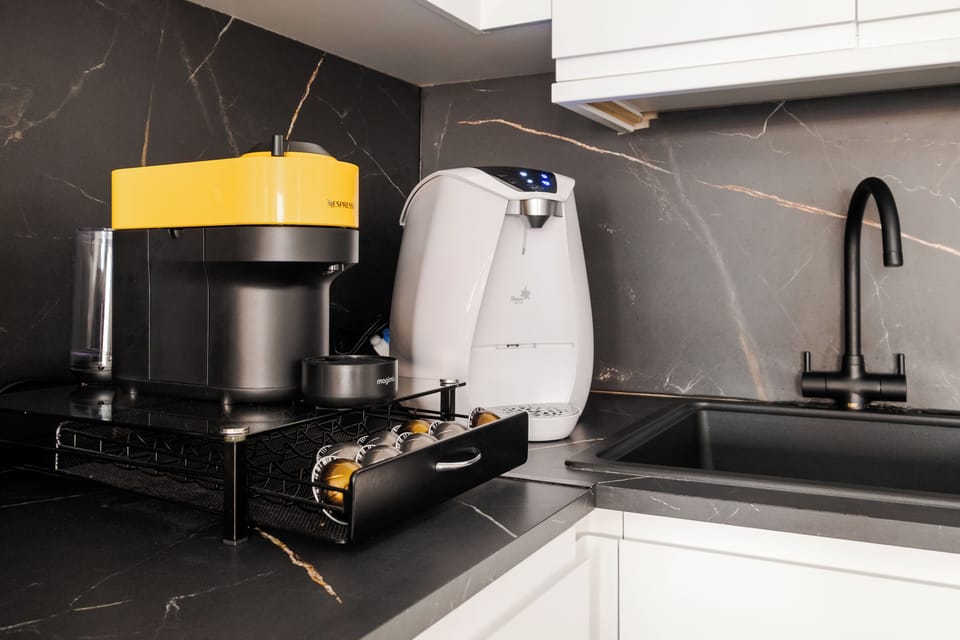 Superior House, 3 Bedrooms, Air conditioning | Private kitchen | Espresso maker, coffee/tea maker, full-size fridge, microwave