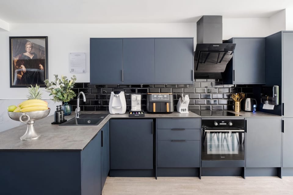Luxury Duplex, 4 Bedrooms, Air conditioning | Private kitchen | Full-size fridge, microwave, oven, stovetop