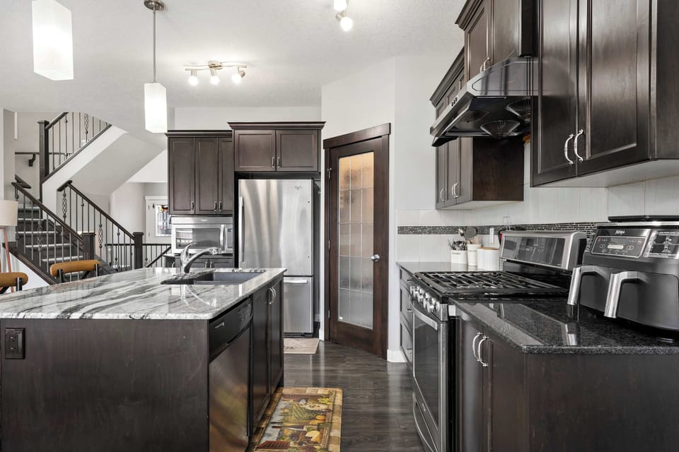 Fully equipped kitchen. 