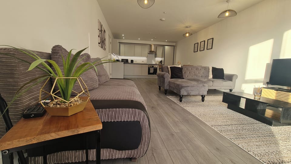 Apartment | Living area | Flat-screen TV