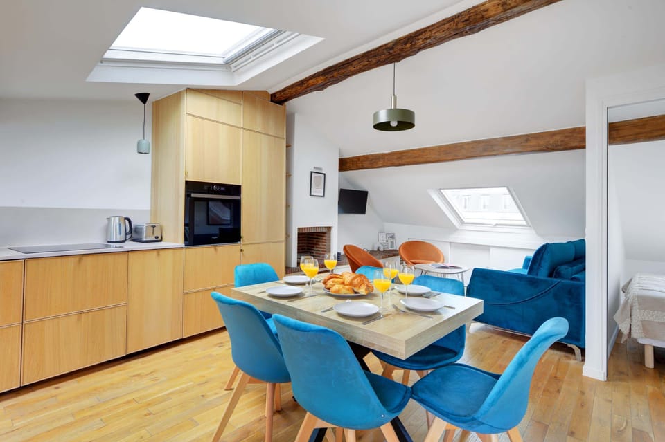 The kitchen and dining area