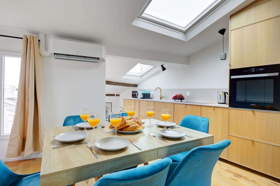 The kitchen is fully equipped to prepare a simple meal 