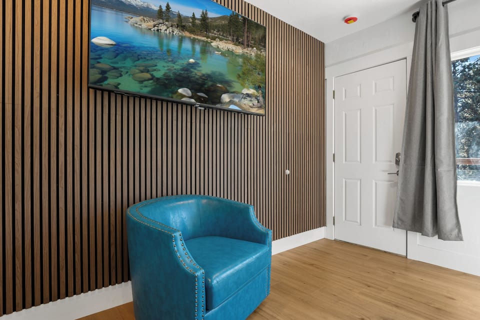 Deluxe Studio Suite | Television