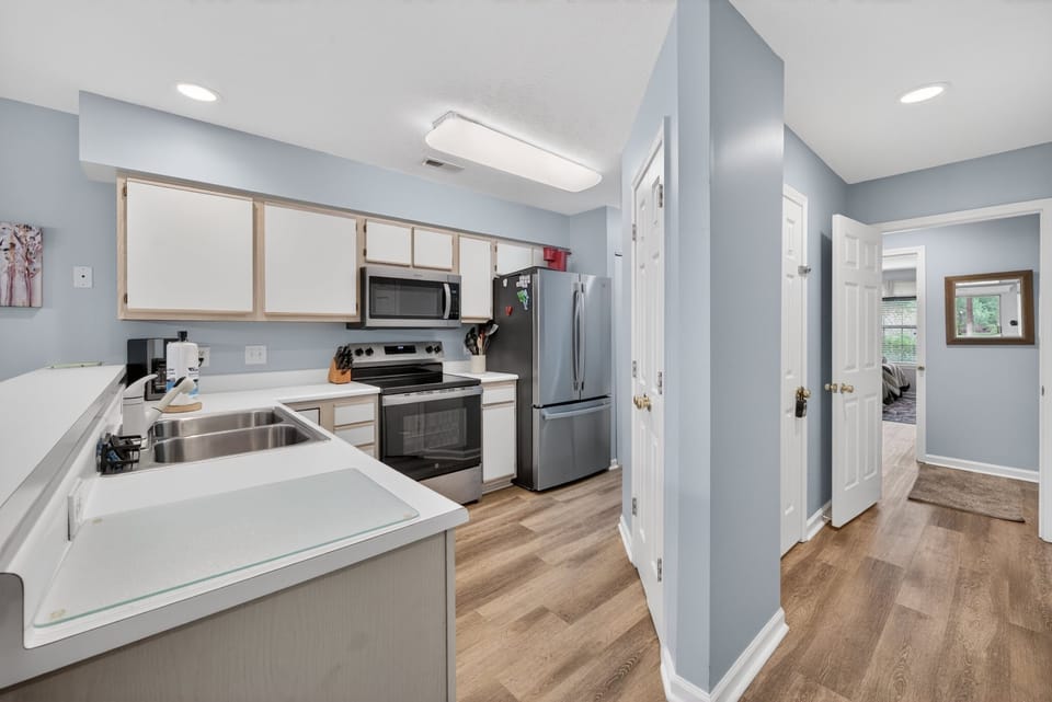 Condo, 3 Bedrooms | Private kitchen | Coffee/tea maker, fridge, oven, toaster