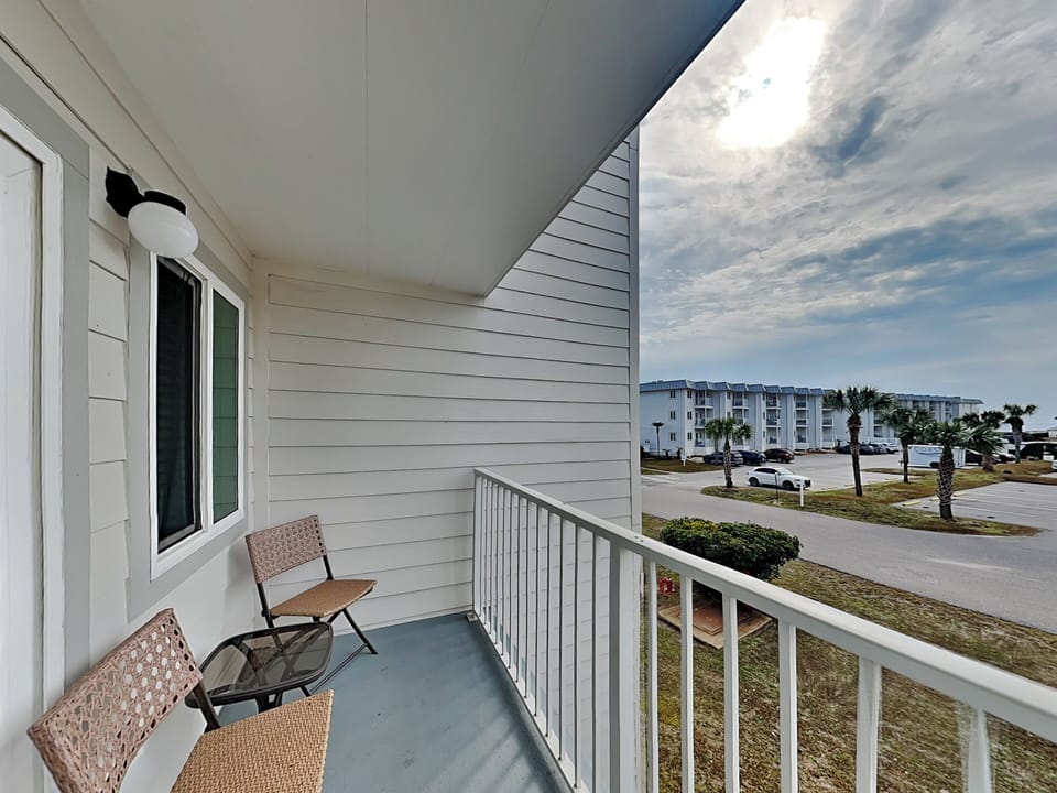 Balcony - Outdoor Seating
