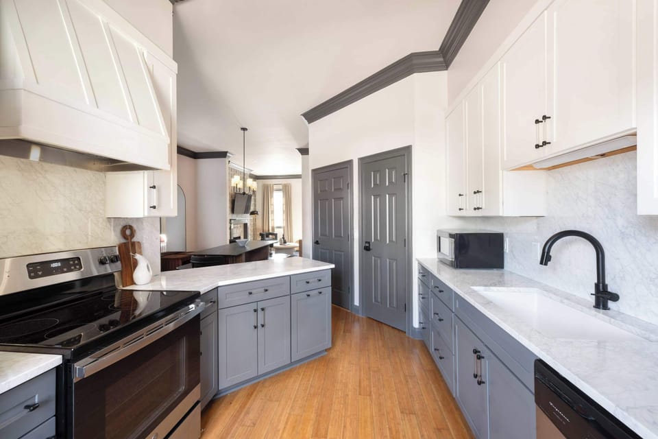 ModernKitchen | Fully Equipped with Essential Cookware | First Floor