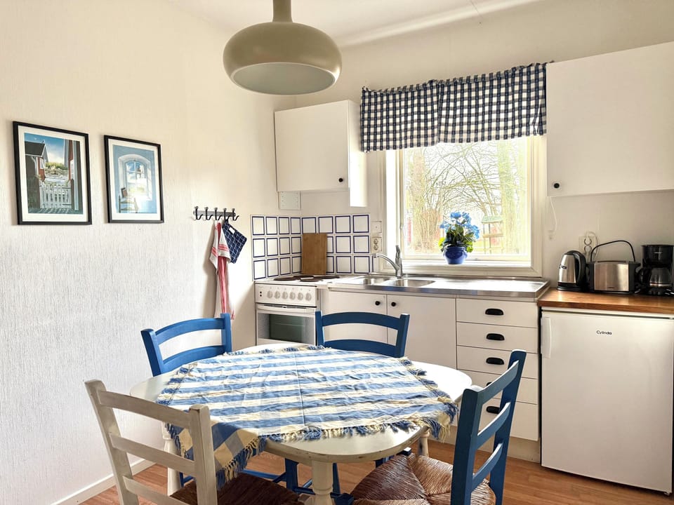 Family Apartment, 1 Bedroom, Garden View, Ground Floor | Private kitchen | Shared fridge, microwave