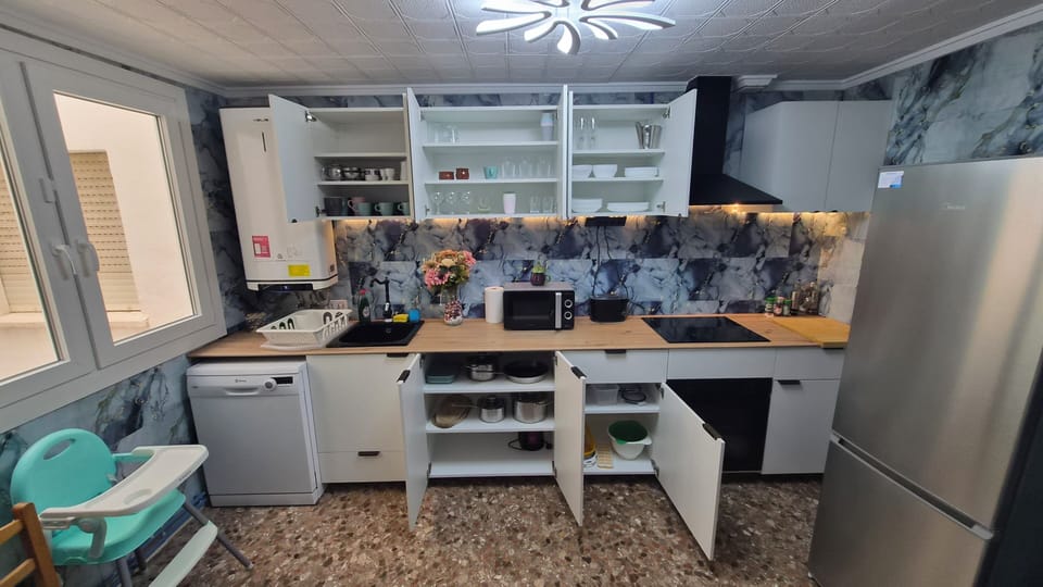 Fully equipped kitchen 