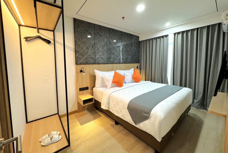 Family Suite, 2 Queen Beds, Non Smoking (2 Bedrooms)